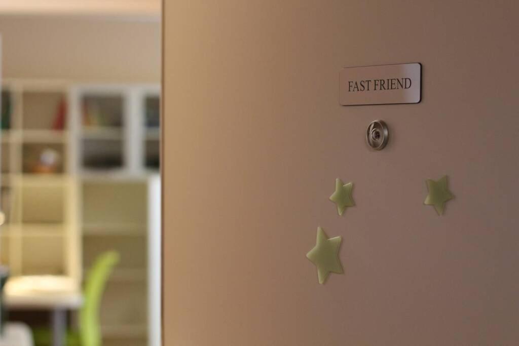 Fast Friend - Cozy Apartment In The Center With Private Garage 리예카 외부 사진
