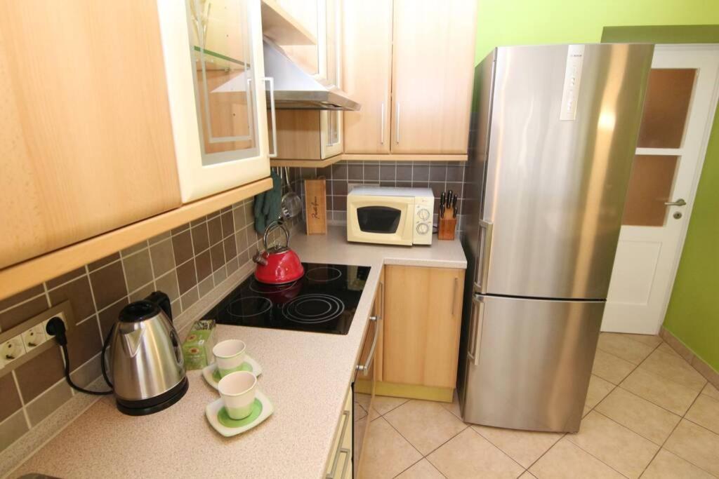 Fast Friend - Cozy Apartment In The Center With Private Garage 리예카 외부 사진