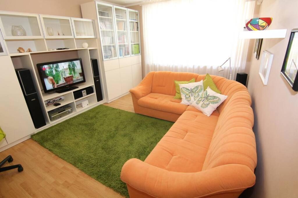Fast Friend - Cozy Apartment In The Center With Private Garage 리예카 외부 사진