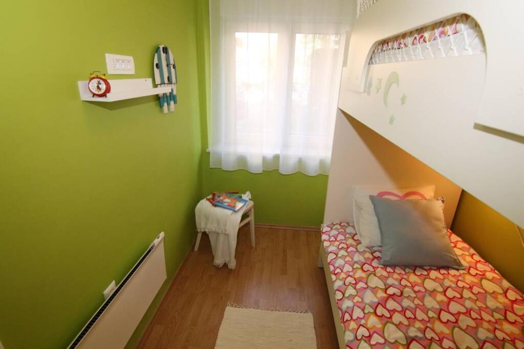 Fast Friend - Cozy Apartment In The Center With Private Garage 리예카 외부 사진