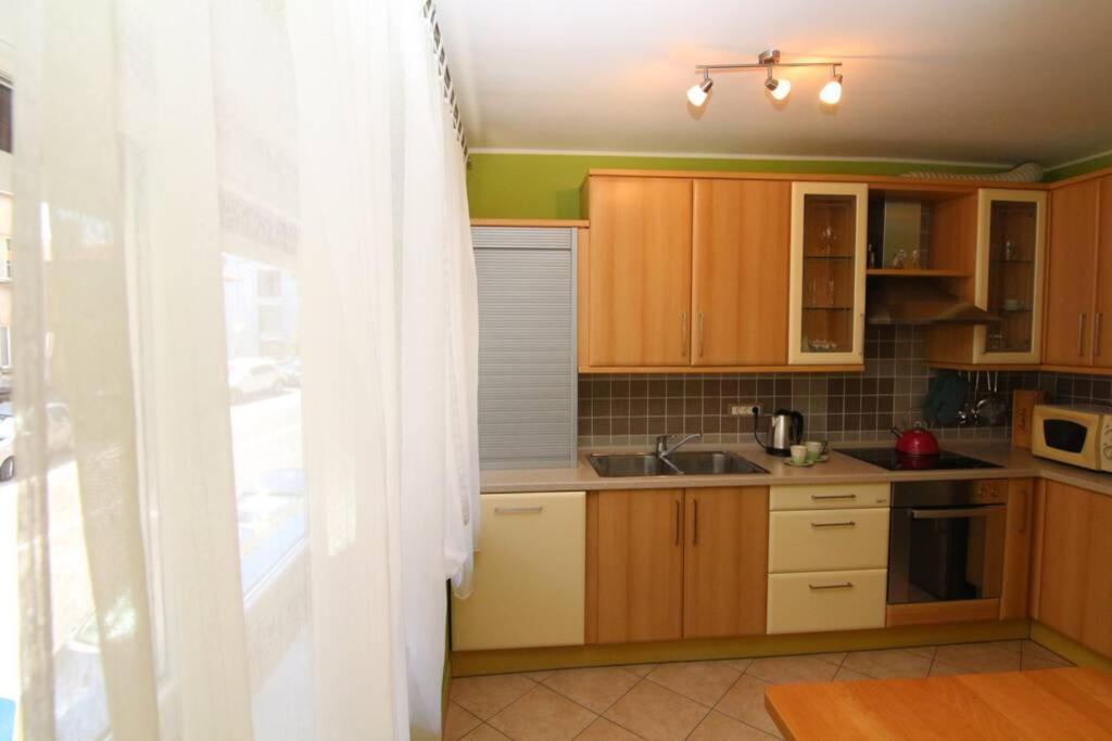 Fast Friend - Cozy Apartment In The Center With Private Garage 리예카 외부 사진